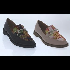 Women unique stylish loafer flower texture